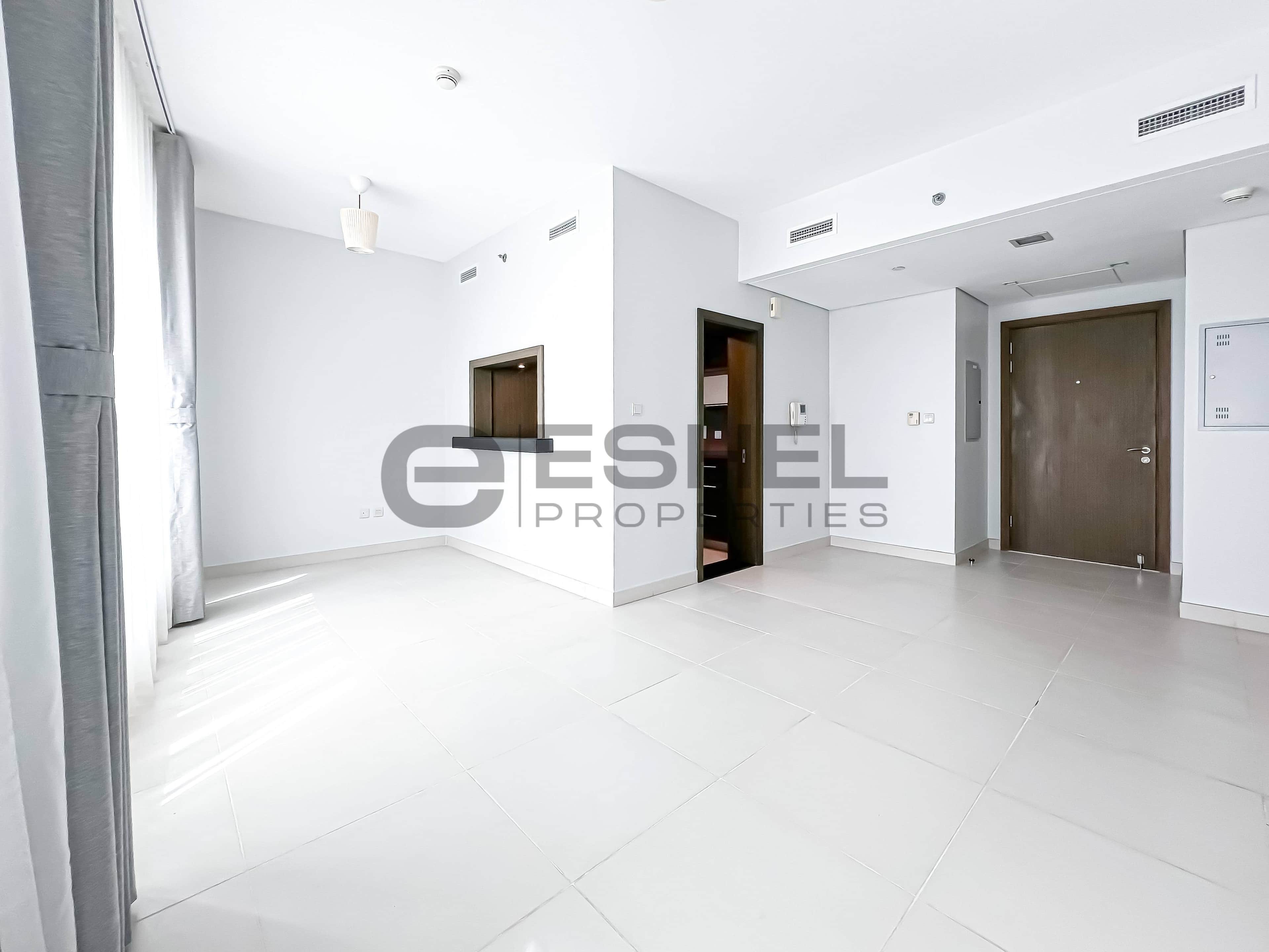 Large Layout | Middle Floor | City Views
