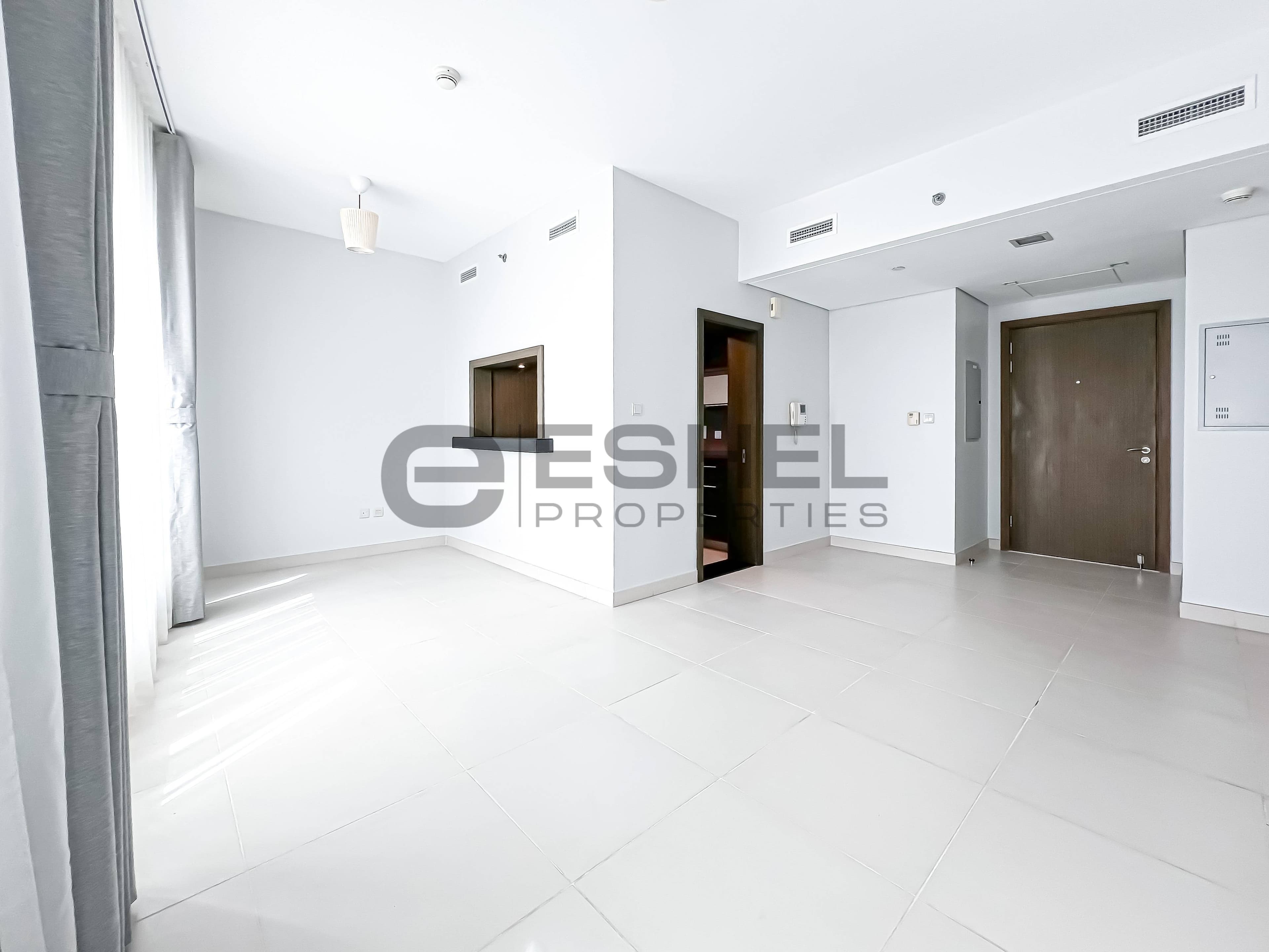 Large Layout | Middle Floor | City Views
